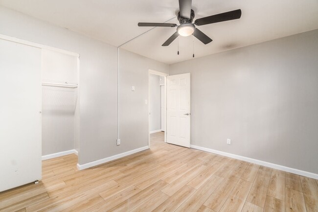 Building Photo - 721 Reinhard Ave