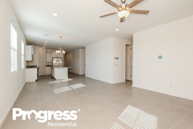 Foto del edificio - 11047 W Marguerite Ave