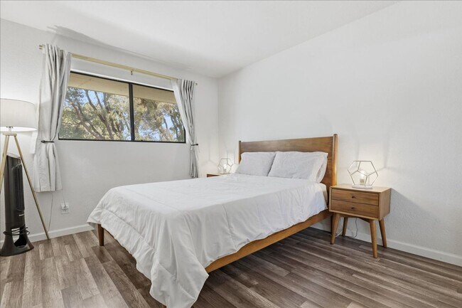 Foto del edificio - 685 N Ashurst Ct