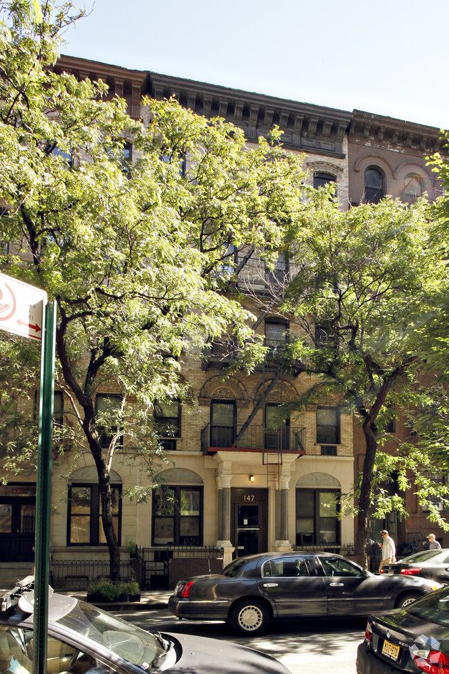 Foto principal - 147 E 30th St
