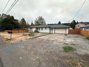 Building Photo - 14746 SE Rhine St