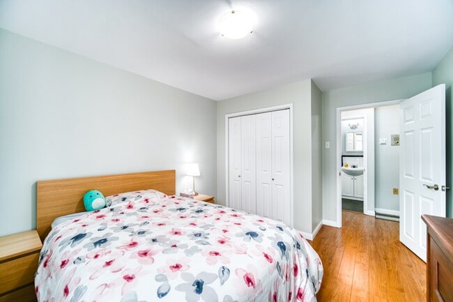 Photo du bâtiment - 5222-5222 Green St