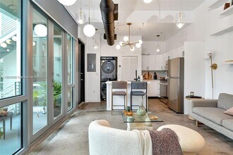 Building Photo - 3062 Bird Ave