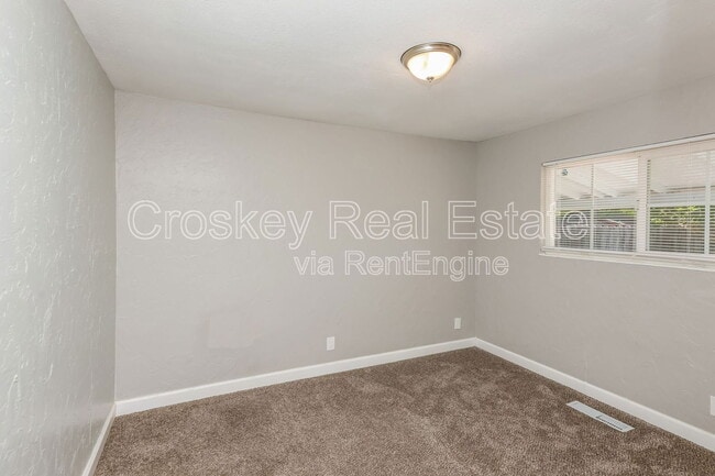 Building Photo - 929 Jensen Cir