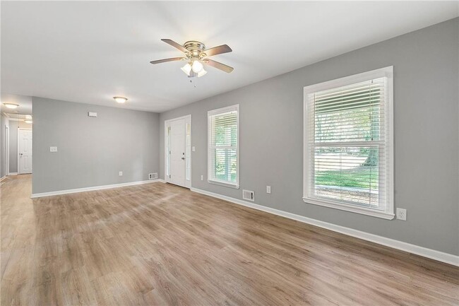 Foto del edificio - 1300 Milstead Ave NE