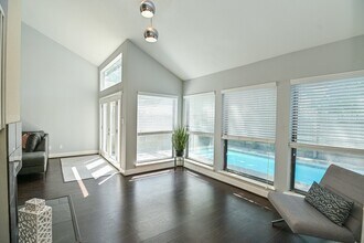 Building Photo - 12800 Briar Forest Dr