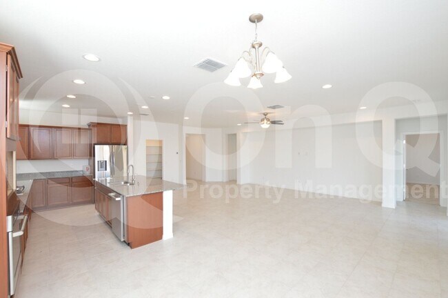 Building Photo - 5105 N 81st Ave