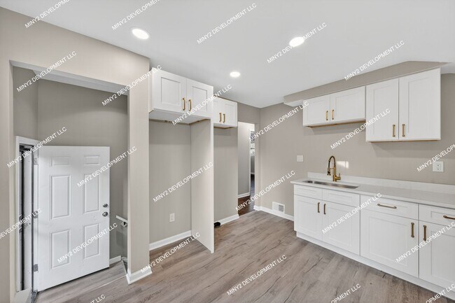 Foto del edificio - Fully Renovated 3-Bedroom Brick Home in Detroit!