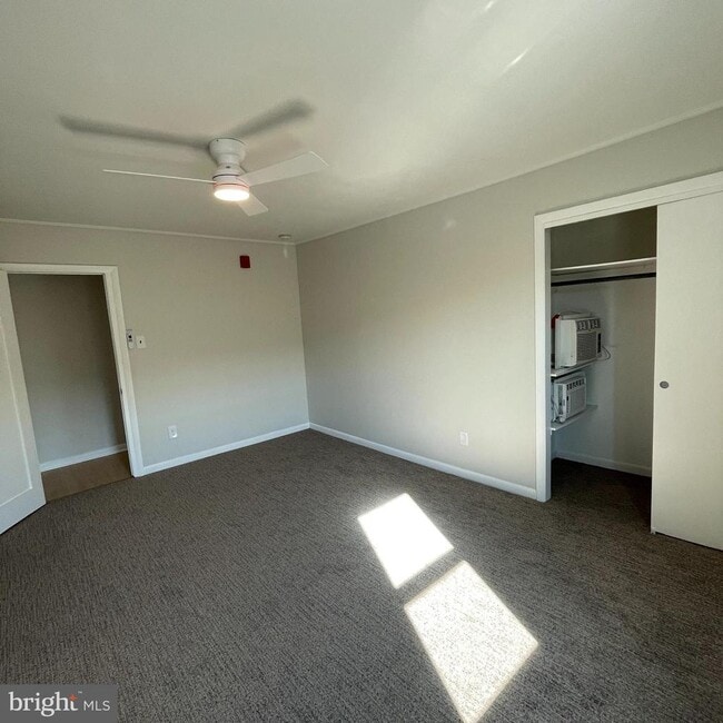 Foto del edificio - 2721 E Somerset St