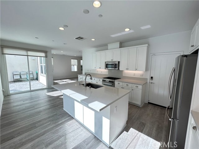 Foto del edificio - 945 Vivid Ln