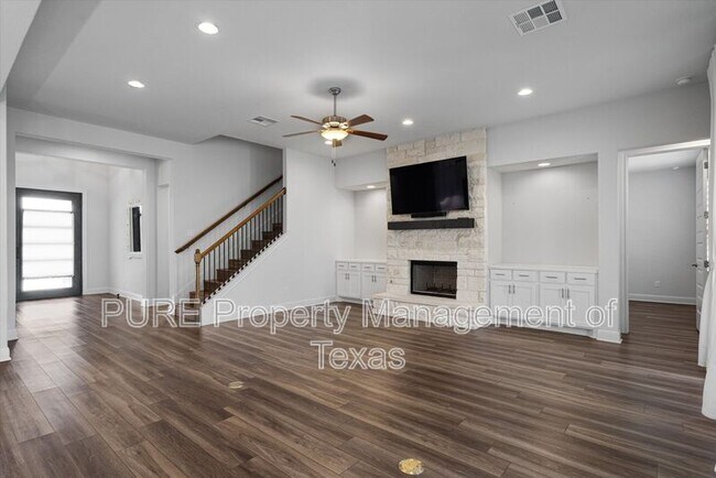 Foto del edificio - 1138 Woodpark Ln