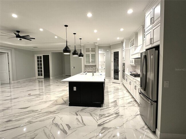 Building Photo - 2463 Star Apple Wy