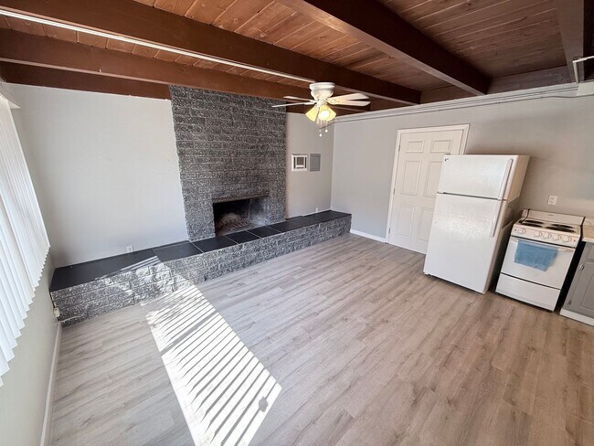 Foto del edificio - 1561 Olive Ave