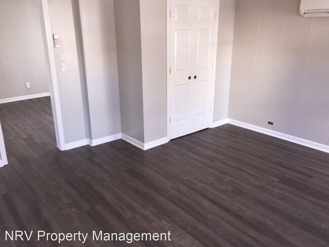 Foto del edificio - 5 br, 3 bath House - 504 2nd Ave