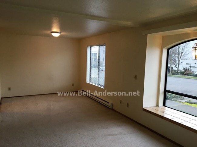 Building Photo - 22516 6th Ave S