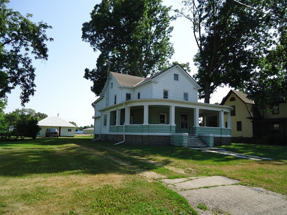 Primary Photo - 315 E Brown St
