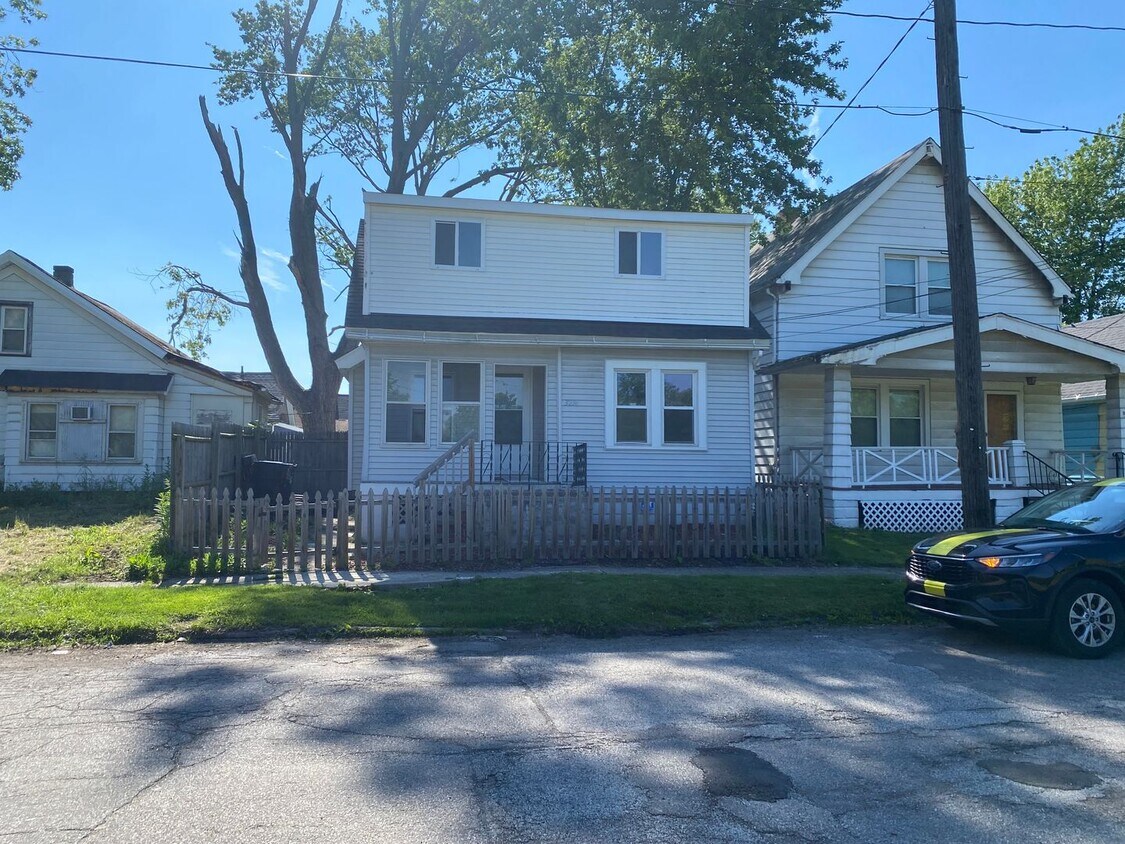 Foto principal - 3214 W 71st St