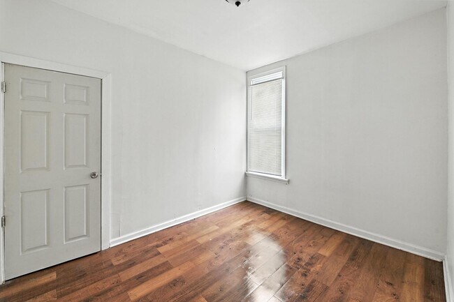 Foto del edificio - 1734 W Clarke St