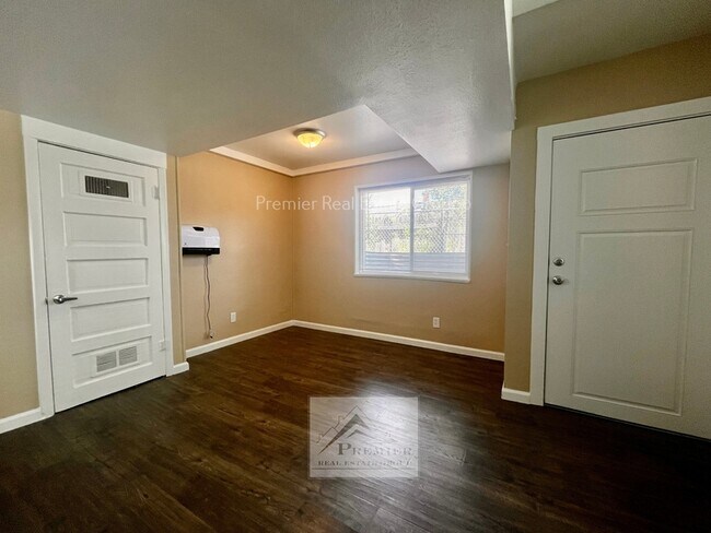 Foto del edificio - 2425 W Platte Ave