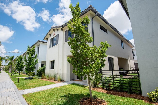 Building Photo - 4344 NW 80th Ct