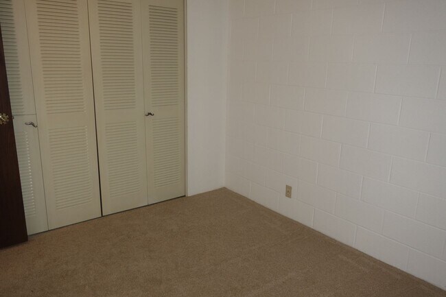 Foto del edificio - 2 bedroom, 1 bath, 2 parking in Waikalani Woodlands