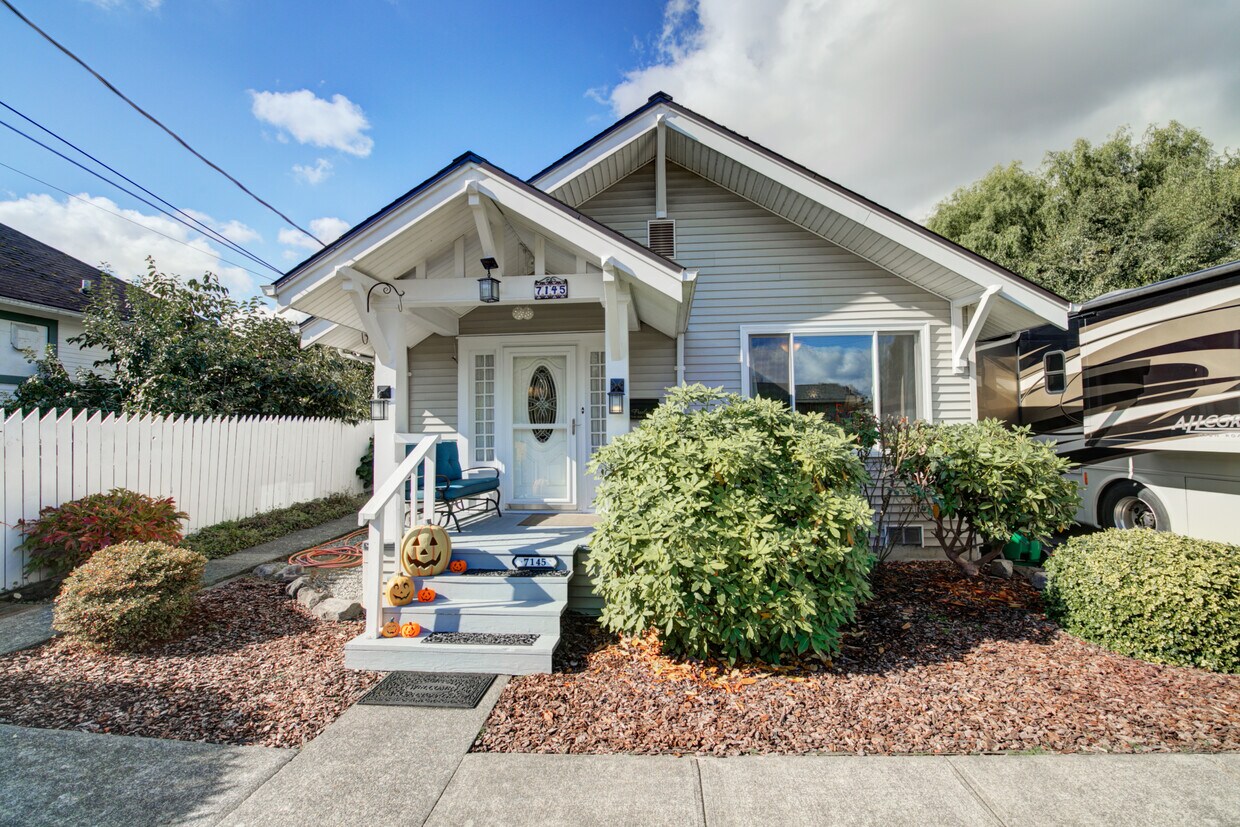 Primary Photo - 7145 45th Ave S