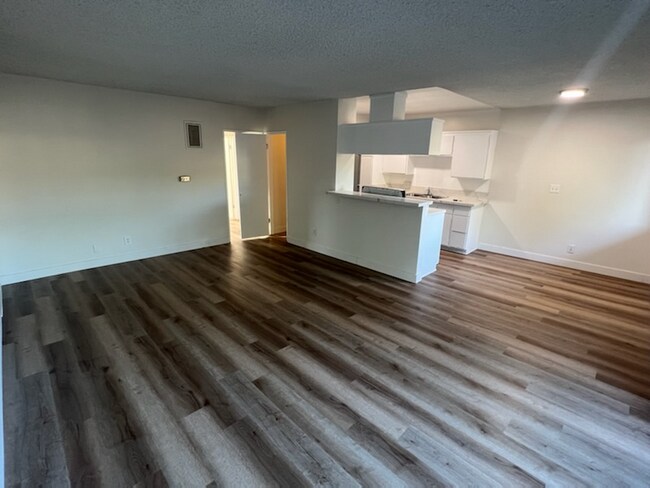 Building Photo - 7511 Norton Ave
