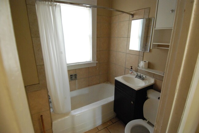 Foto del edificio - 2 bedroom single family property in Forest...