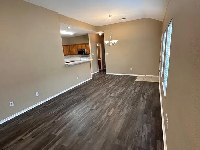 Foto del edificio - 990 Sierra Vista Ct