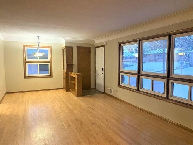 Foto del edificio - 4337 Royce St NE