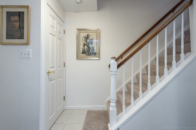 Building Photo - 1 Oak Ridge Dr