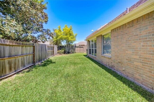 Foto del edificio - 19915 Shore Meadows Ln