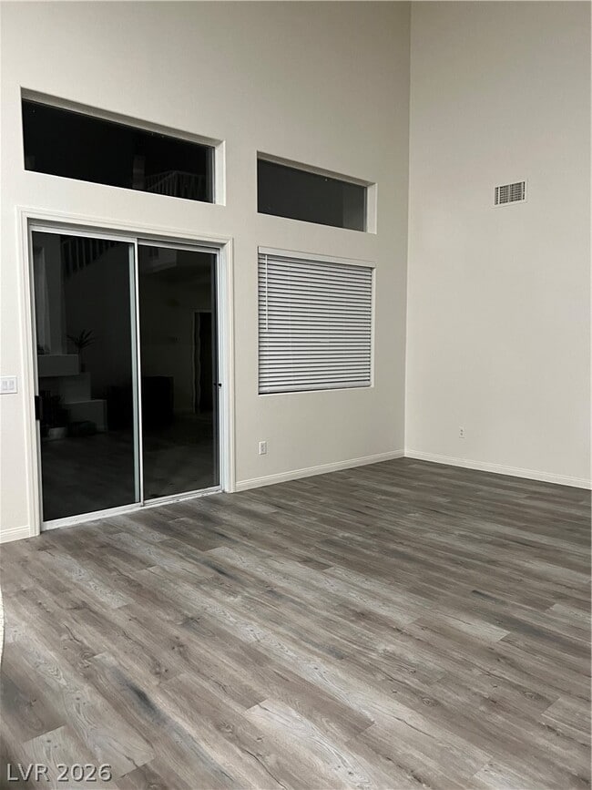 Foto del edificio - 230 Tayman Park Ave