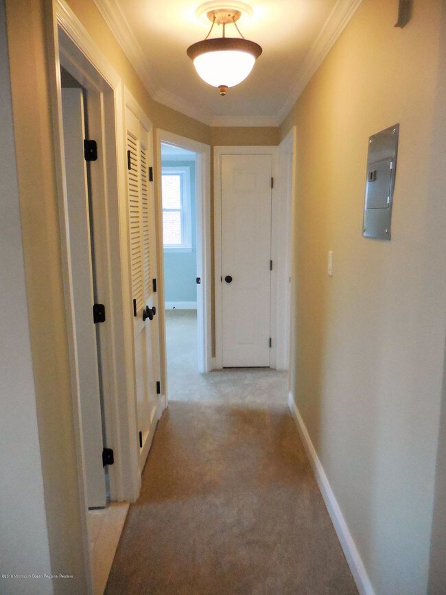 Building Photo - 57 Manor Dr