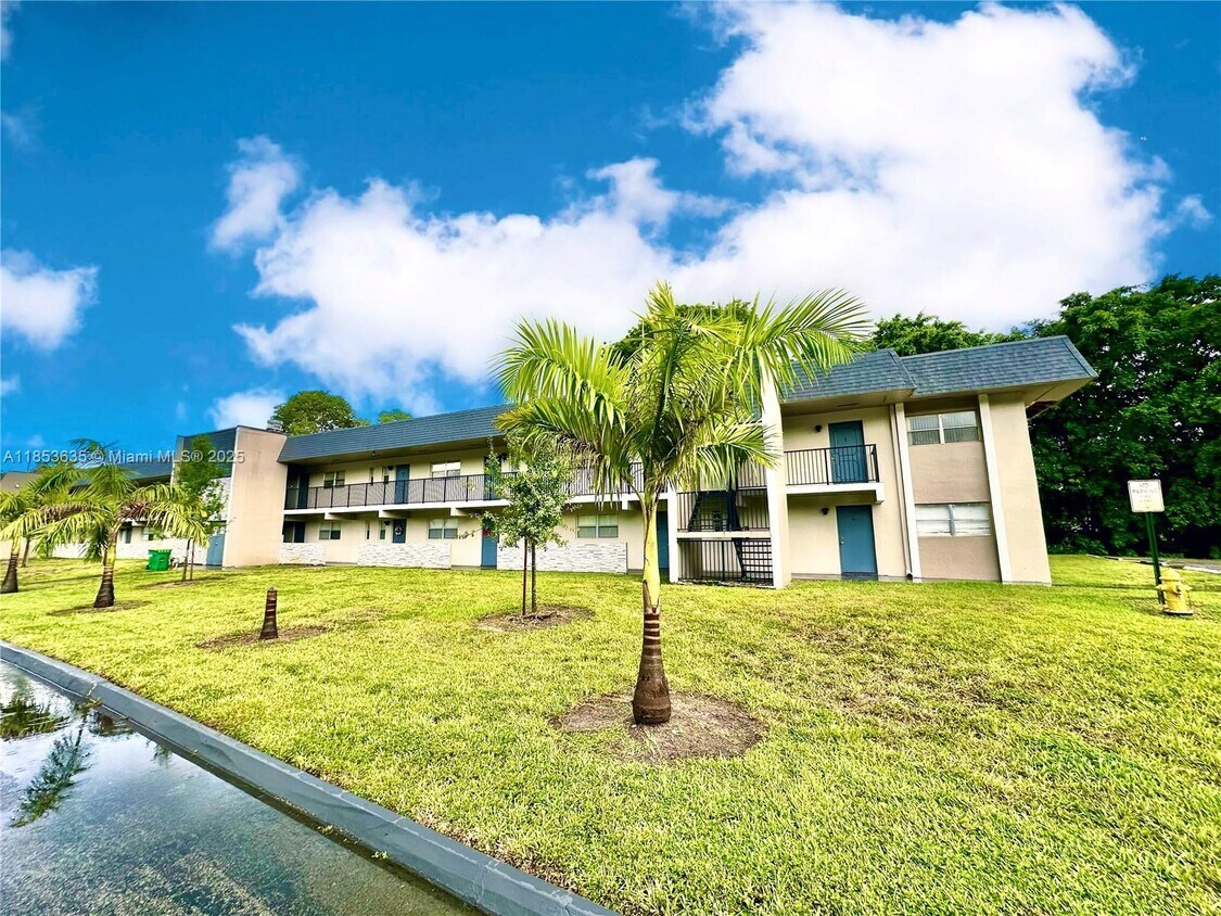 Primary Photo - 7900 Fairview Dr