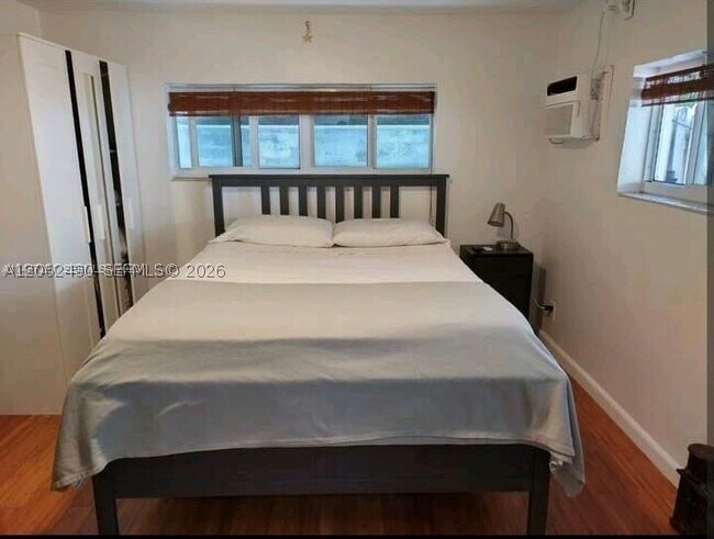 Foto del edificio - 1337 NE 3rd Ave