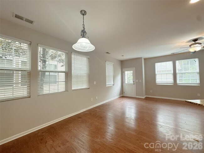 Foto del edificio - 11228 Cedar Walk Lane
