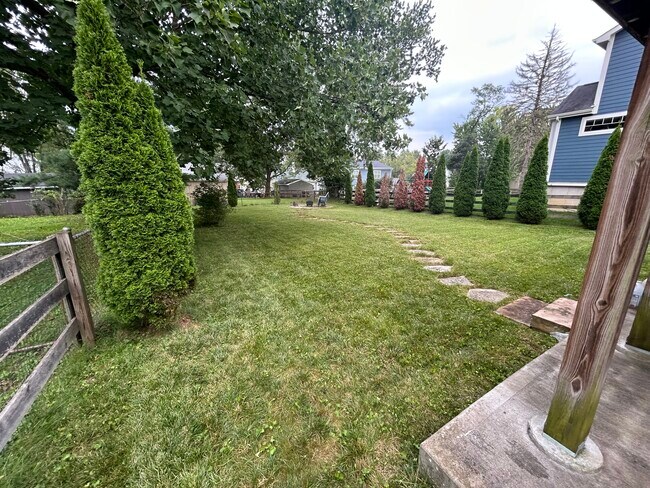 Foto del edificio - 7316 Iuka Ave