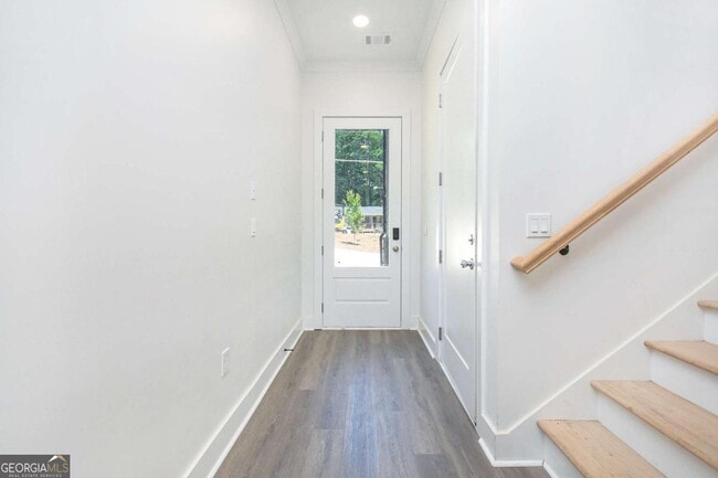 Building Photo - 3604 Pineview Cir NW