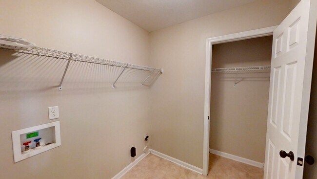 Building Photo - 253 High Meadows Cir