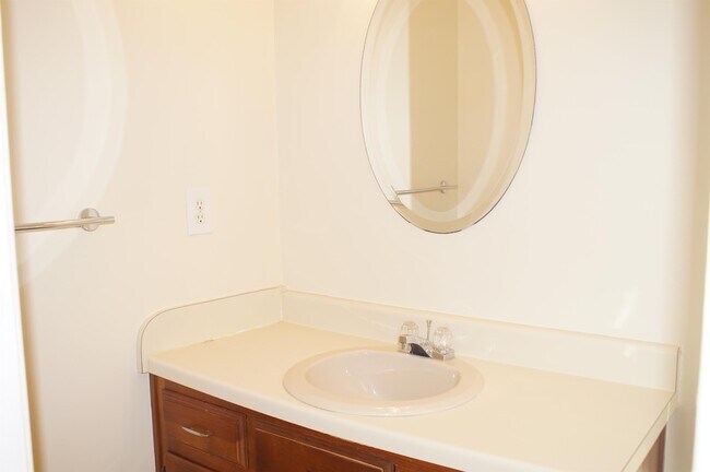 Building Photo - 503 Mulligan Dr