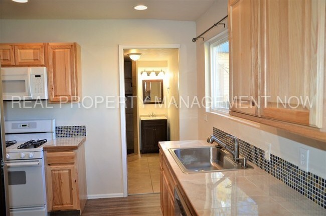 Building Photo - 938 White Ave
