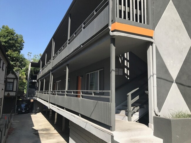 Building Photo - 2429 Cheremoya Ave