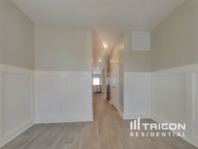 Building Photo - 1021 Crescent Moon Lp