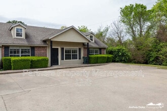 Building Photo - 1174 W Hendrix St