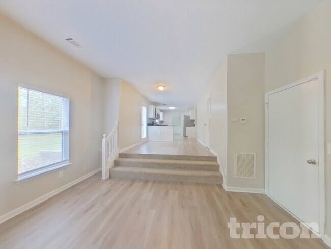 Foto del edificio - 7436 Petal Pl