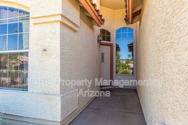 Building Photo - 3917 E Encinas Ave
