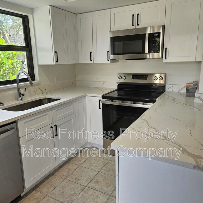 Foto del edificio - 6300 Sugar Bush Ln
