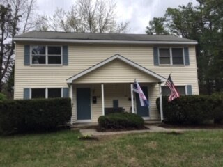 Foto principal - 313 Aviation Rd