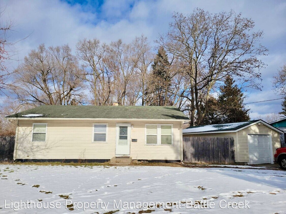 Primary Photo - 5 br, 2 bath House - 44 Arlington Dr